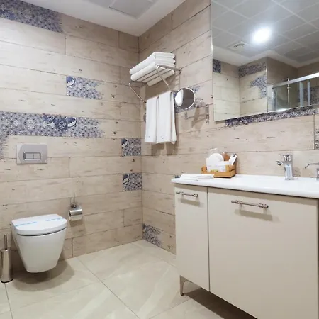 Mola Istanbul 4*